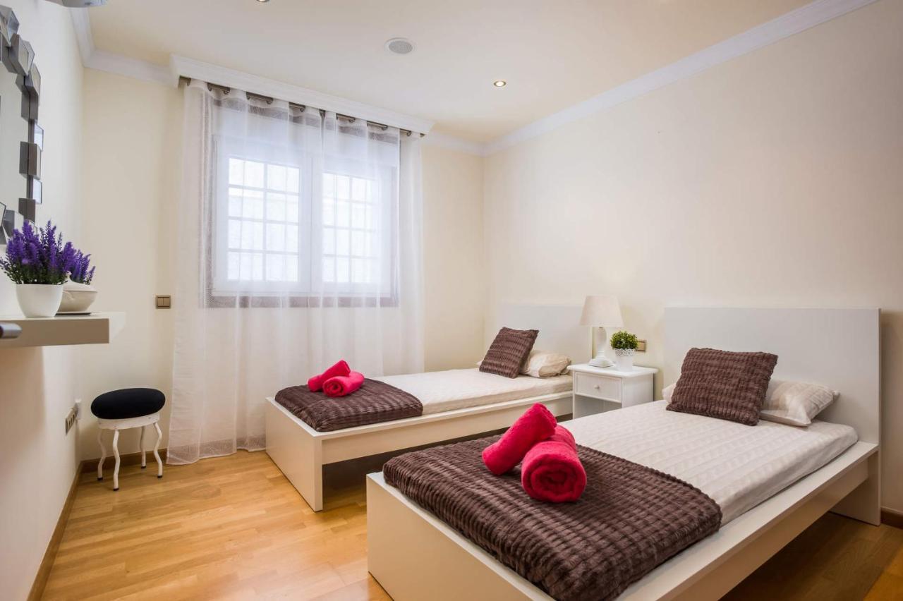 Villa Leonardo Dos By Villa Plus 푸에르토 데 산티아고 외부 사진